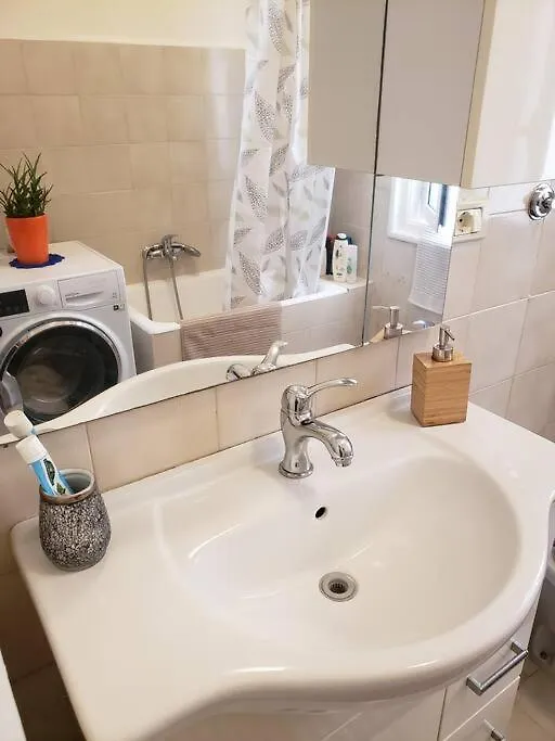 Suite 1800 Bari Homestay
